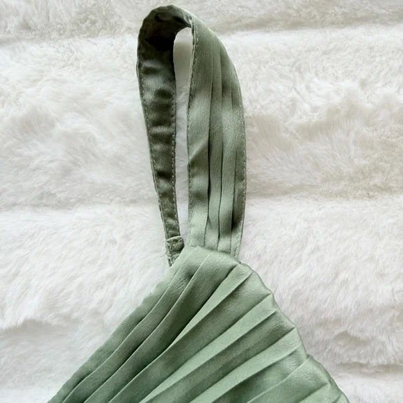 🔥PRICE DROP🔥Abercrombie & Fitch Sage Green Pleated Crop Top Size S - Picture 4 of 6